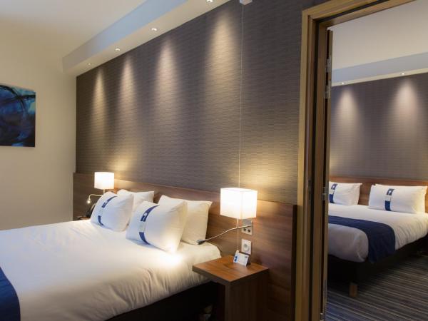 Holiday Inn Express Toulon - Est, an IHG Hotel : photo 7 de la chambre chambre double avec canapé-lit