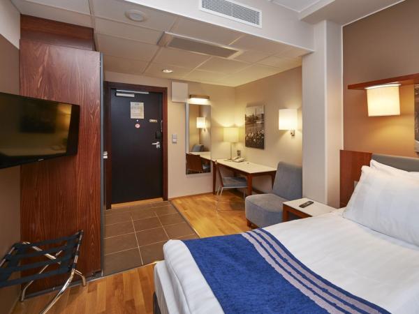 Holiday Inn Tampere - Central Station, an IHG Hotel : photo 1 de la chambre chambre standard