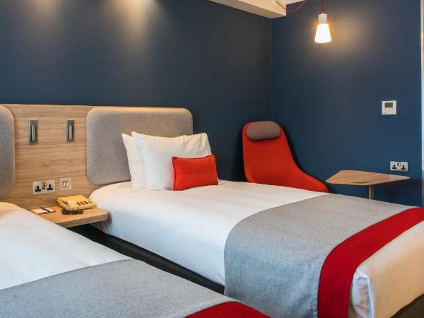 Holiday Inn Express Oxford Kassam Stadium, an IHG Hotel : photo 2 de la chambre chambre lits jumeaux