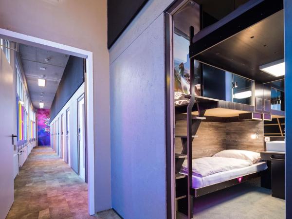 BoxHotel Hannover : photo 1 de la chambre chambre lits jumeaux spacieuse