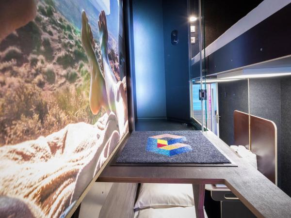 BoxHotel Hannover : photo 3 de la chambre chambre lits jumeaux spacieuse