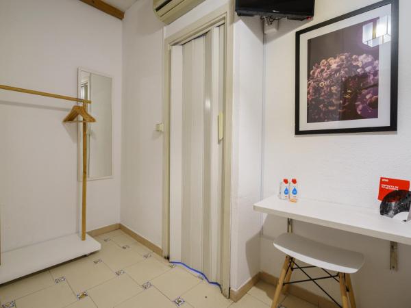 Hostal Austria : photo 6 de la chambre chambre double intérieur