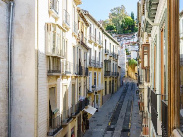 Hostal Austria : photo 9 de la chambre chambre double avec balcon