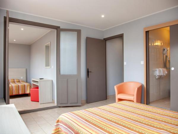 Hotel Arcu Di Sole : photo 2 de la chambre chambre quadruple