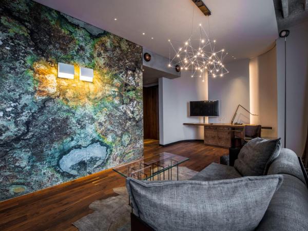 Hotel Warszawa : photo 6 de la chambre suite avec balcon - Étage supérieur