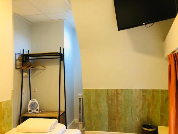 Hotel Damrak Inn : photo 4 de la chambre chambre simple avec salle de bains privative