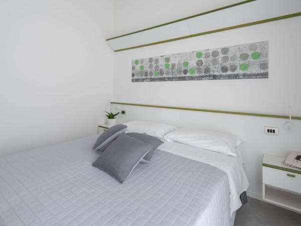 Hotel Iris ***S : photo 4 de la chambre chambre quadruple basique