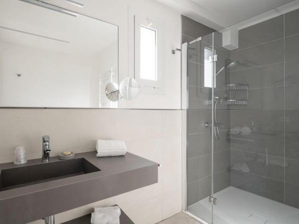 Hotel Iris ***S : photo 10 de la chambre suite junior - vue sur mer