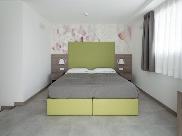 Hotel Iris ***S : photo 5 de la chambre suite junior - vue sur mer