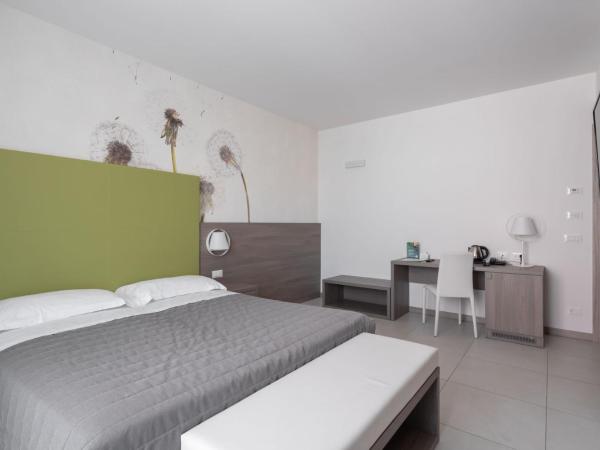 Hotel Iris ***S : photo 4 de la chambre suite junior avec terrasse