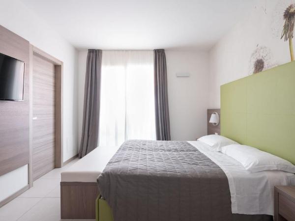 Hotel Iris ***S : photo 2 de la chambre suite junior - vue sur mer