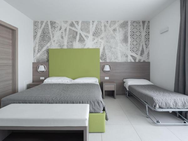 Hotel Iris ***S : photo 1 de la chambre suite junior - vue sur mer