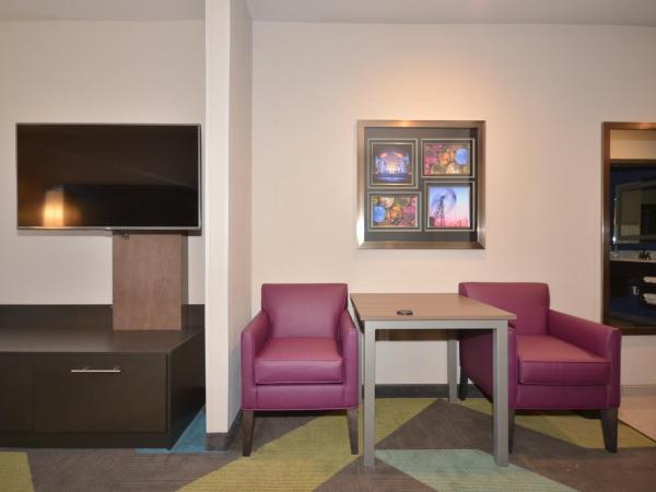 Holiday Inn Express & Suites Oklahoma City Mid - Arpt Area, an IHG Hotel : photo 4 de la chambre suite disposant de 2 lits queen-size