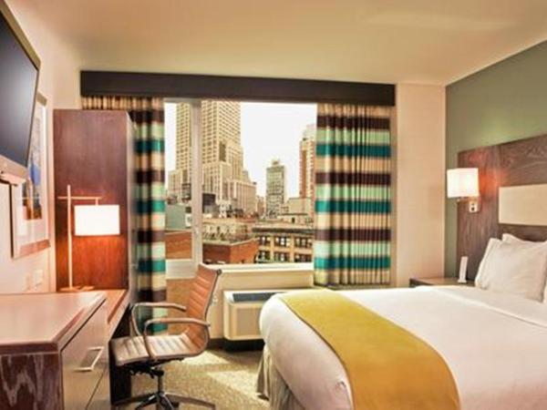 Holiday Inn Express - Times Square South, an IHG Hotel : photo 2 de la chambre chambre lit king-size - non-fumeurs