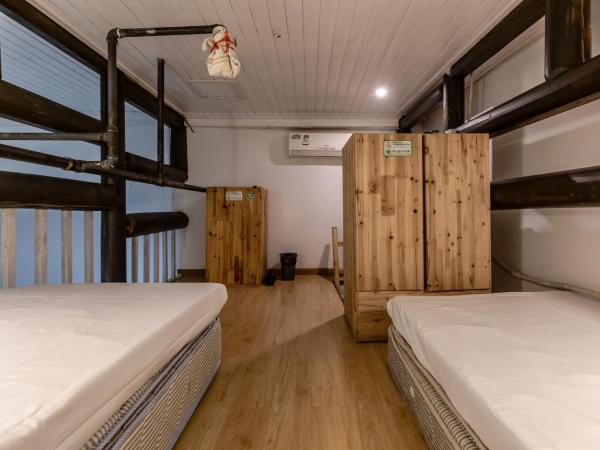 Hofang Guest House : photo 3 de la chambre lit dans dortoir pour hommes de 6 lits