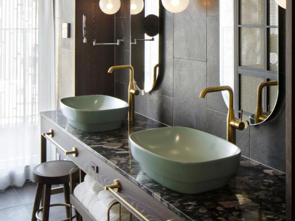 GOOD NATURE HOTEL KYOTO : photo 7 de la chambre suite higashiyama avec terrasse et accès au salon