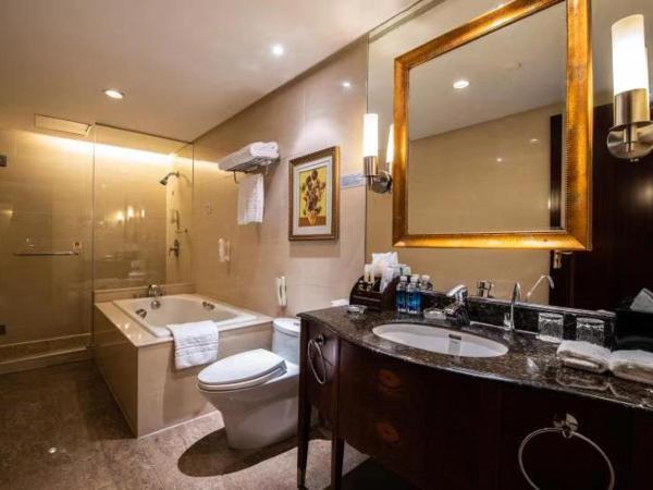 Golden Ocean Hotel Tianjin : photo 7 de la chambre chambre lit king-size exécutive