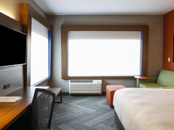 Holiday Inn Express & Suites Downtown Louisville, an IHG Hotel : photo 3 de la chambre chambre lit king-size - adaptée aux personnes malentendantes/non-fumeurs