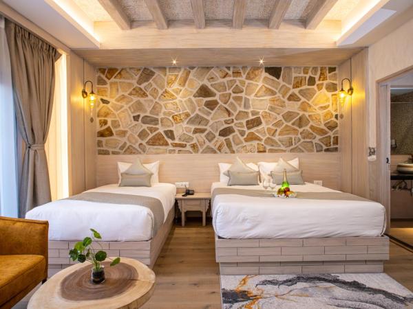 Arushi Boutique Hotel : photo 2 de la chambre superior deluxe room with bathtub -- 15% off on food and beverage and sauna and steam