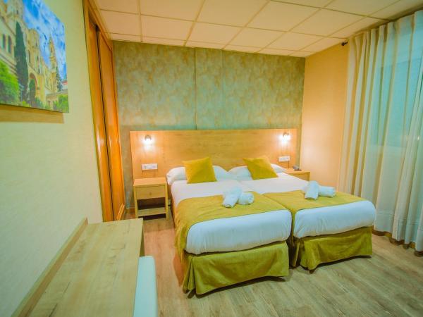 Hotel Solymar : photo 7 de la chambre chambre double ou lits jumeaux
