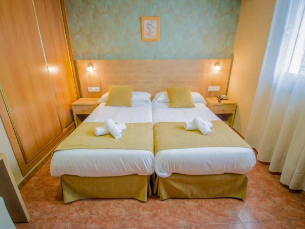Hotel Solymar : photo 8 de la chambre chambre double ou lits jumeaux