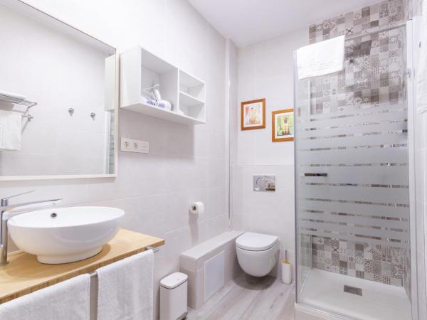 A Casa Martínez B&B : photo 4 de la chambre chambre double avec salle de bains privative