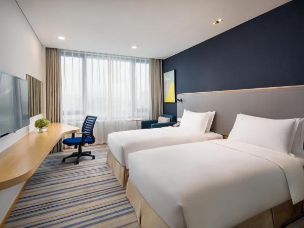 Holiday Inn Express Wuxi Taihu New City, an IHG Hotel : photo 1 de la chambre chambre double standard avec 2 lits doubles