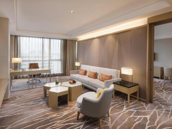 Holiday Inn Wuxi Taihu New City, an IHG Hotel : photo 2 de la chambre suite 1 chambre