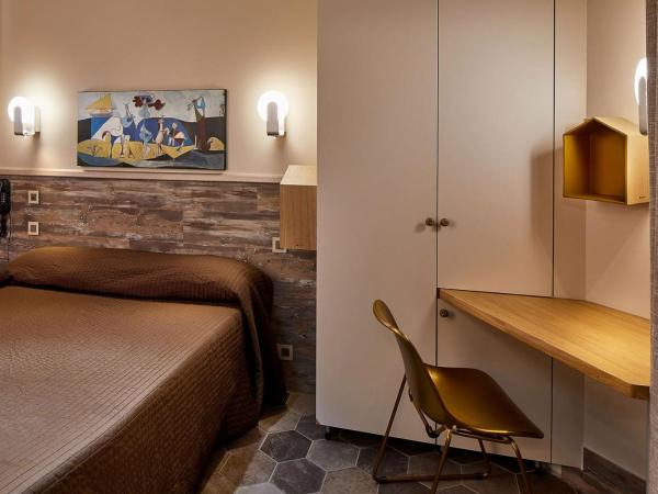 Hôtel de Roubaix : photo 9 de la chambre chambre double