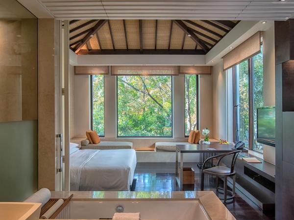 Park Hyatt Ningbo Resort & Spa : photo 1 de la chambre chambre lit king-size - vue sur jardin