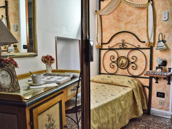 Hotel Victoria : photo 7 de la chambre chambre simple