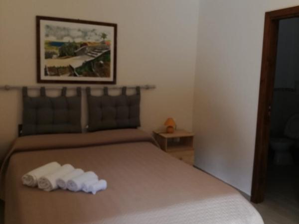 Villa Antonella : photo 1 de la chambre chambre double avec salle de bains privative