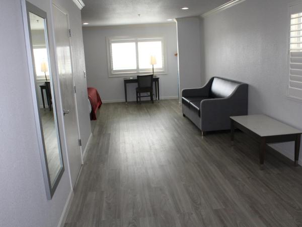 Mirage Inn & Suites : photo 4 de la chambre chambre familiale deluxe