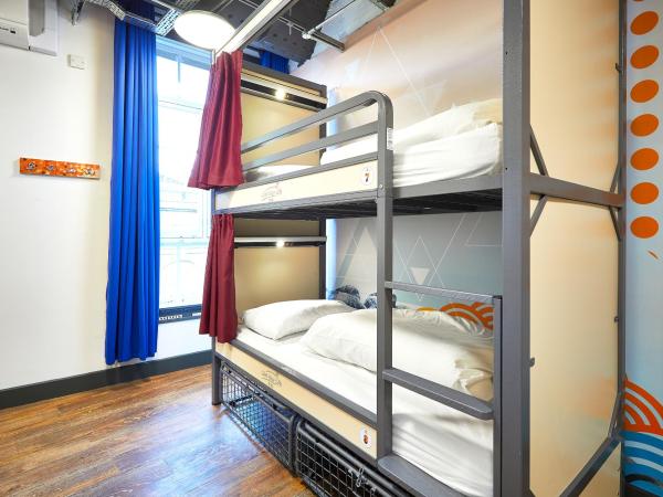 St Christopher's Edinburgh Old Town : photo 2 de la chambre dortoir de 8 lits