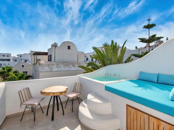 Gianna Suites : photo 1 de la chambre suite deluxe avec jacuzzi extérieur - vue sur mer