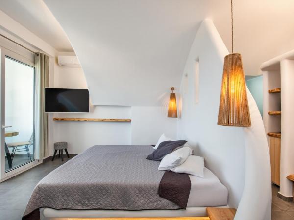 Gianna Suites : photo 8 de la chambre suite deluxe avec jacuzzi extérieur - vue sur mer