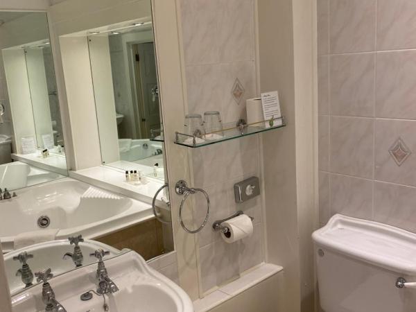 Langtry Manor Hotel : photo 5 de la chambre suite junior avec baignoire spa