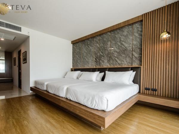 TEVA Valley Resort : photo 5 de la chambre chambre triple avec balcon