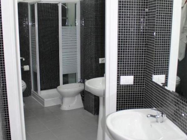 Family Hostel Milano : photo 5 de la chambre chambre simple avec salle de bains commune