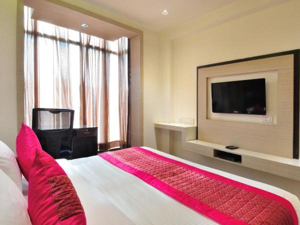 Hotel Royal Grand - Opposite Axis Bank East Patel Nagar : photo 1 de la chambre chambre deluxe