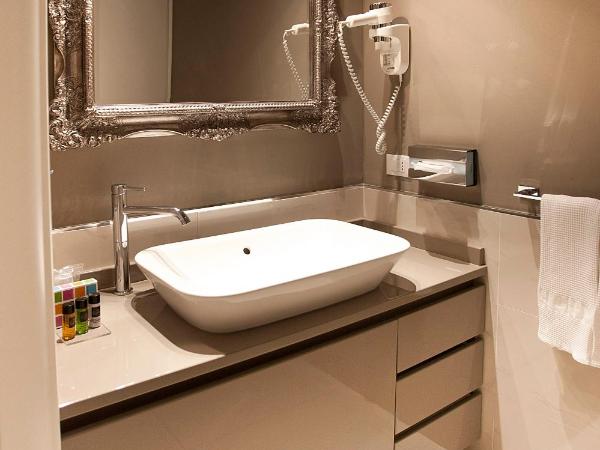 Opera Relais De Charme - Aparthotel : photo 9 de la chambre studio supérieur avec balcon