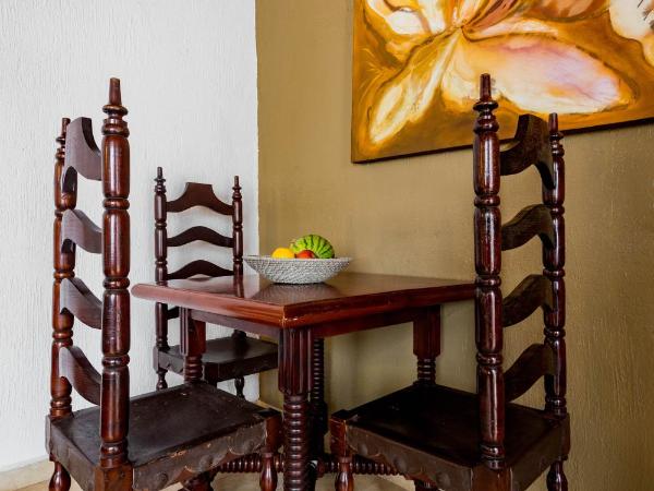 Olas Altas Suites Departamentos : photo 9 de la chambre chambre lit queen-size - vue intérieure