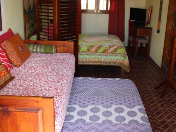 Cancun Guest House 2 : photo 2 de la chambre chambre quadruple