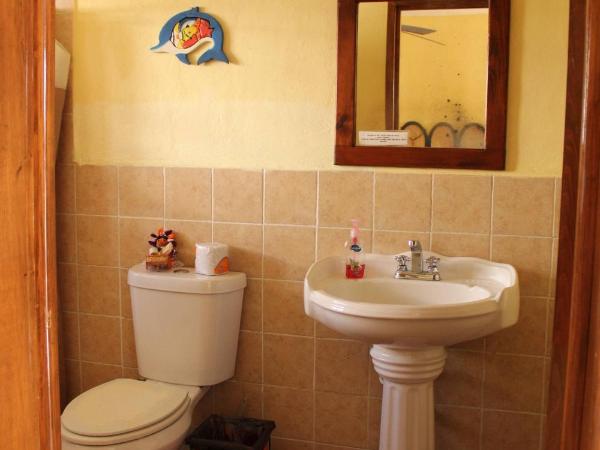 Cancun Guest House 2 : photo 4 de la chambre chambre quadruple