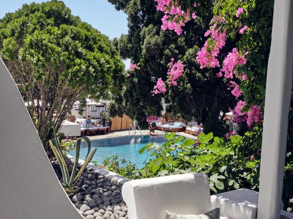 Belvedere Mykonos - Main Hotel - The Leading Hotels of the World : photo 2 de la chambre grande chambre double - vue sur mer ou piscine 