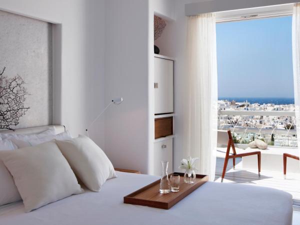 Belvedere Mykonos - Main Hotel - The Leading Hotels of the World : photo 2 de la chambre chambre double ou lits jumeaux panoramique - vue spectaculaire sur mer