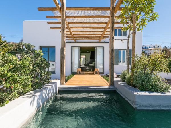 Belvedere Mykonos - Main Hotel - The Leading Hotels of the World : photo 3 de la chambre  3 bedroom residence private pool sea view @ belvedere villa nextdoor 
