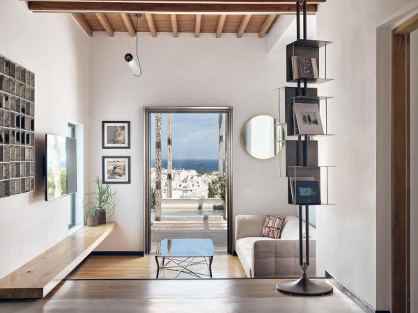 Belvedere Mykonos - Main Hotel - The Leading Hotels of the World : photo 4 de la chambre  3 bedroom residence private pool sea view @ belvedere villa nextdoor 