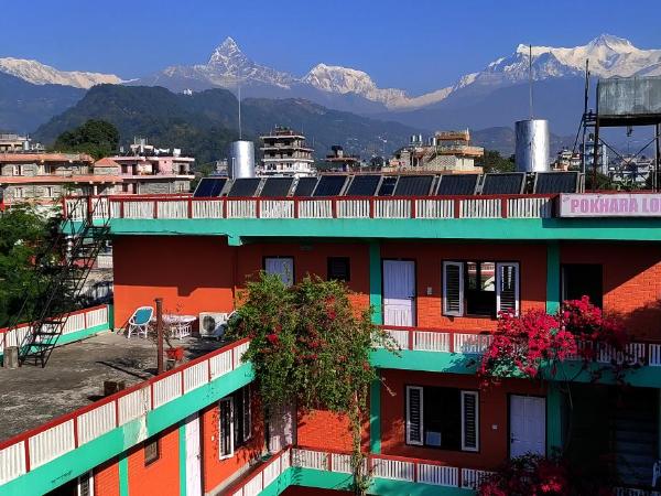 New Pokhara Lodge - Pokhara Lakeside : photo 6 de la chambre chambre familiale avec salle de bains privative