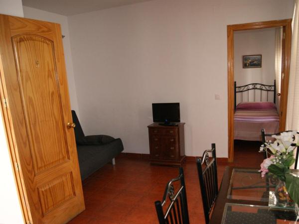 Hostal Alcazar I : photo 9 de la chambre chambre quadruple (4 adultes)